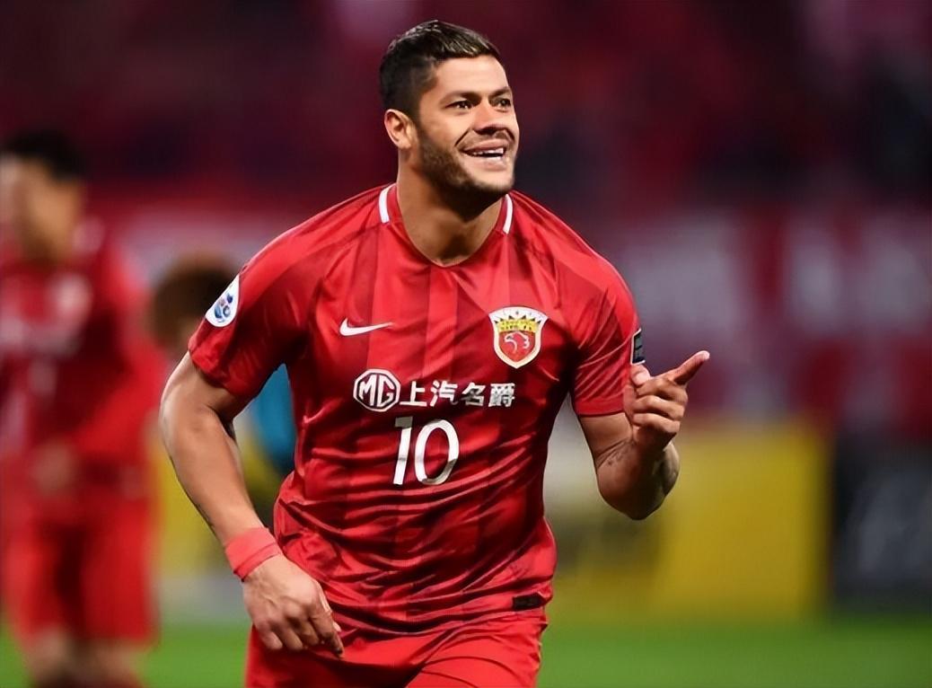 Starrysky Spor-上港中锋位置有望迎来新援助阵，已跟着俱乐部冬训，踢过亚冠主力